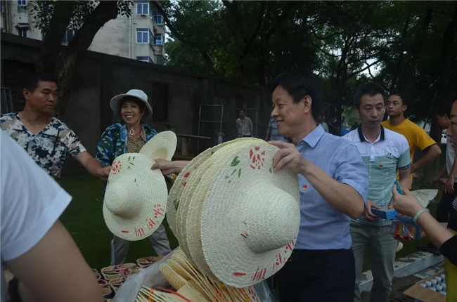 炎炎夏日送清涼，點滴關懷暖人心——城投集團各黨支部開展“送清涼”慰問一線員工活動
